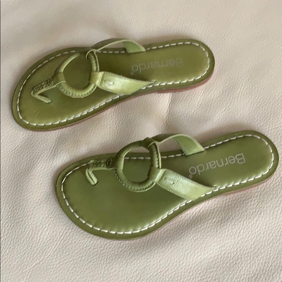 Bernardo Shoes - 💗Bernardo Leather Sandals